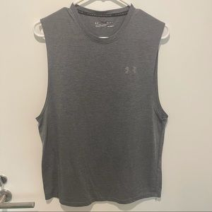 Medium Under Armour cutoff, hardly worn